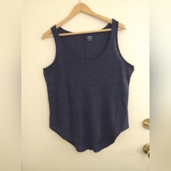 Old Navy Tee - Picture 6 of 6